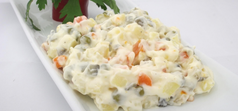 Amerikan ile rus salatası farkı nedir?