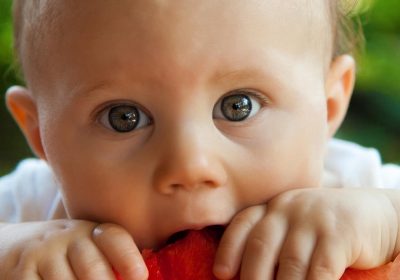 Bebeklere zorla yemek yedirmenin zararları